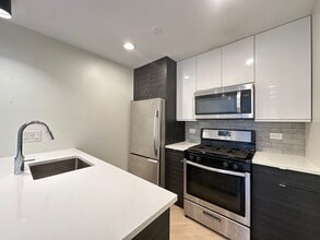 957 W Grace St in Chicago, IL - Building Photo - Building Photo