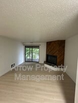 203 E Arbor Ave in Bismarck, ND - Building Photo