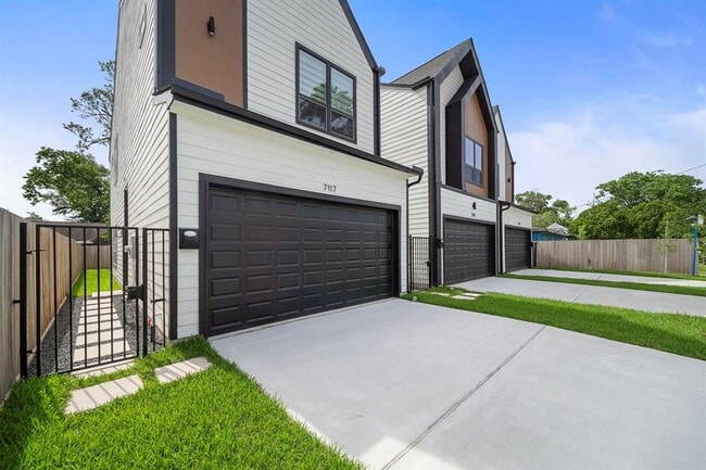 7117 Goforth St in Houston, TX - Building Photo - Building Photo