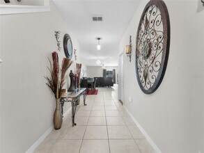 6959 King Crk Dr in Sun City Center, FL - Building Photo - Building Photo