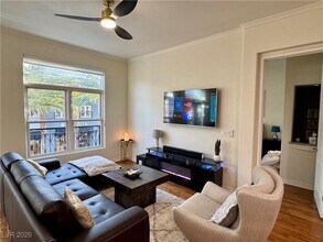 2260 Village Walk Dr in Henderson, NV - Building Photo - Building Photo