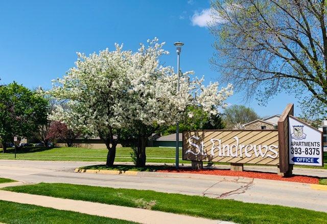 St. Andrews Apartments in Cedar Rapids, IA - Foto de edificio - Building Photo