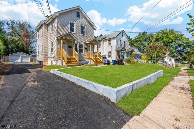330 Evona Ave in Plainfield, NJ - Building Photo - Building Photo
