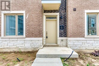 31-131 Almond Blossom Mews in Vaughan, ON - Building Photo - Building Photo