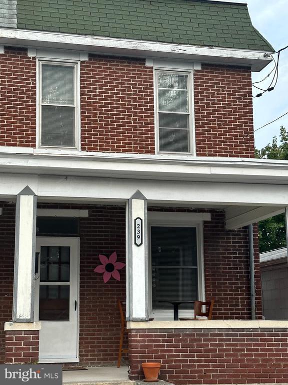 property at 239 N Stratton St