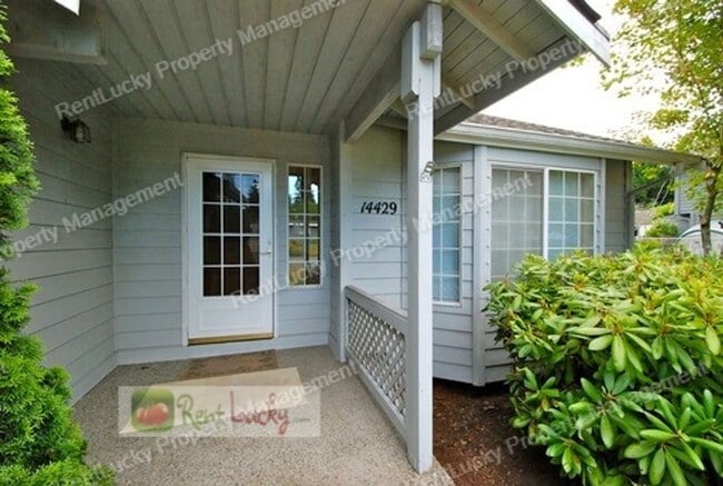 14429 82nd Ave NE in Kirkland, WA - Building Photo - Building Photo