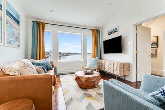 698 Washington St in Gloucester, MA - Building Photo - Building Photo