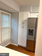 8564 Springfield Oaks Dr in Springfield, VA - Building Photo - Building Photo