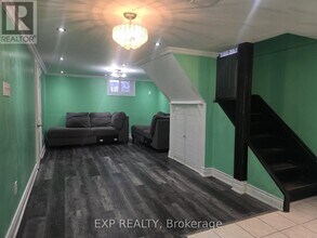 74 Ranstone Gardens in Toronto, ON - Building Photo - Building Photo