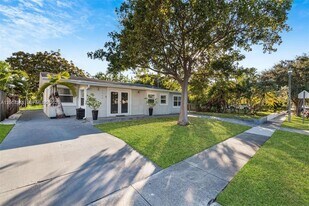 1946 SW 20th St in Miami, FL - Building Photo