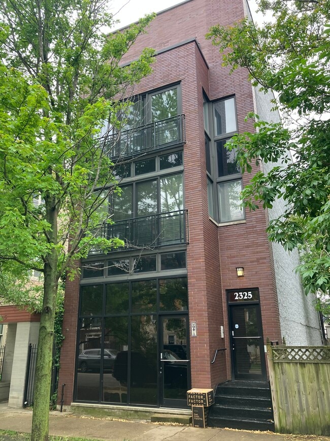 2325 W Huron St, Unit 3