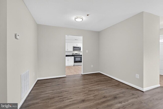 1600 Brooksquare Dr in Capitol Heights, MD - Building Photo - Building Photo