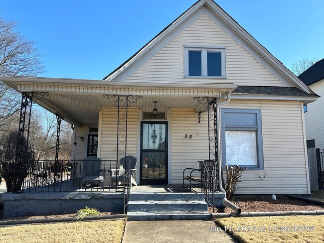 property at 32 N Cooper St