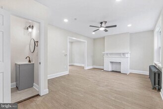 913 E Stafford St in Philadelphia, PA - Building Photo - Building Photo
