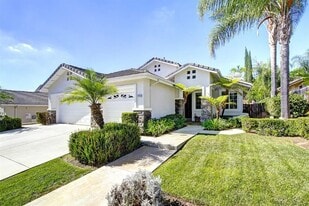 1249 Bernardo Ave in Escondido, CA - Building Photo