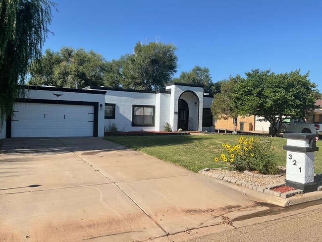 321 Diamondhead Dr in Clovis, NM - Building Photo - Building Photo
