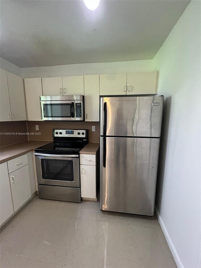 990 NE 33rd Terrace in Homestead, FL - Building Photo - Building Photo