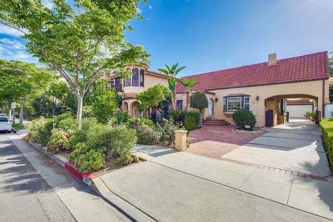 property at 129 S Swall Dr