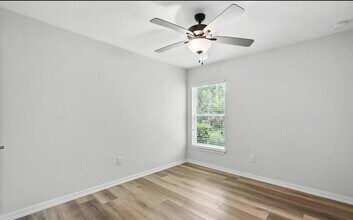 4 Karat Path, Unit B in Palm Coast, FL - Foto de edificio - Building Photo