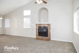 5412 Newington Ct in Las Vegas, NV - Building Photo - Building Photo