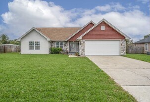 305 S Star Ave in Panama City, FL - Building Photo