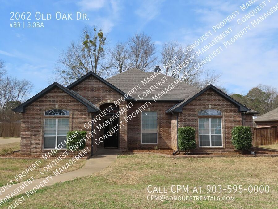 2062 Old Oak Dr in Tyler, TX - Building Photo