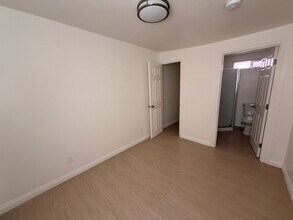 8804 Beach St in Los Angeles, CA - Building Photo - Building Photo