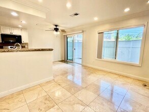 685 W 18th St, Unit 2 in Costa Mesa, CA - Building Photo - Building Photo