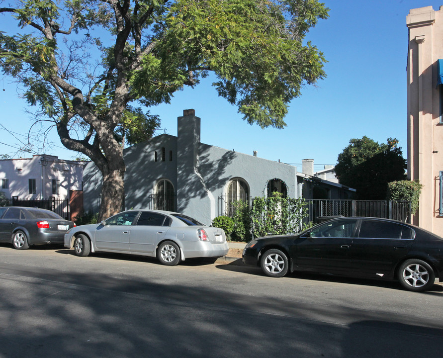 1120-1124 Mariposa Ave in Los Angeles, CA - Building Photo