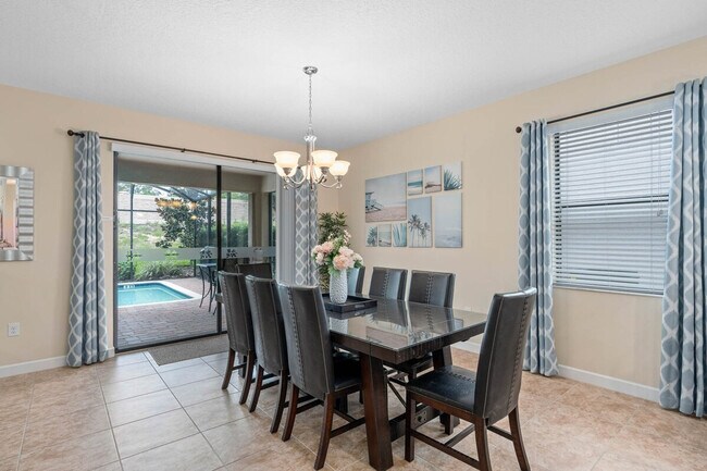 1476 Moon Valley Dr