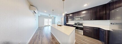 45760 W Vlg Pkwy, Unit 3 in Maricopa, AZ - Foto de edificio - Building Photo