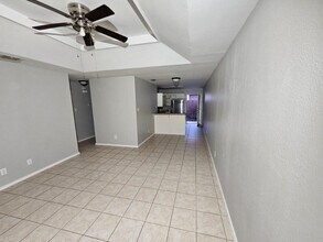 1301 W Carmen Ave, Unit APT #3 in Edinburg, TX - Foto de edificio - Building Photo