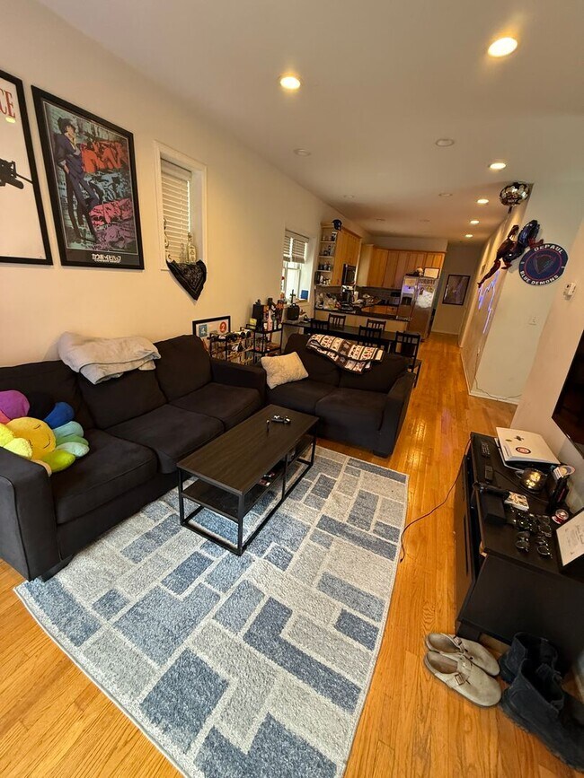 property at 1119 W Addison St