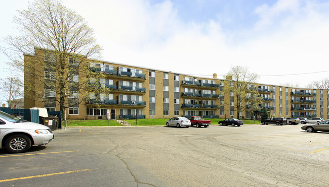 Mystic Creek Apartments