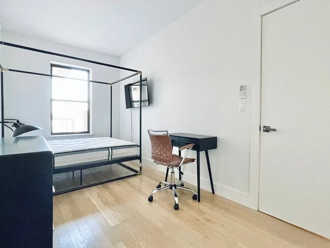 Furnished room/NOT APARTMENT in Brooklyn, NY - Building Photo - Building Photo