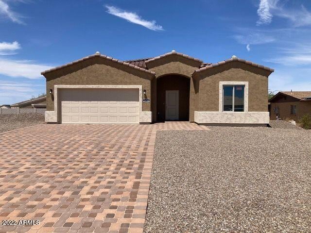 15714 S Saxon Rd in Arizona City, AZ - Building Photo