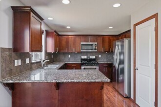 2535 SW Navigator Loop in Oak Harbor, WA - Building Photo - Building Photo