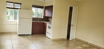 1310 NE 127th St in North Miami, FL - Building Photo