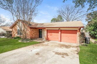 1020 Fox River Ln in Fort Worth, TX - Building Photo - Building Photo