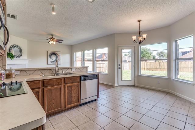 1363 Calvert Dr in Cedar Hill, TX - Building Photo