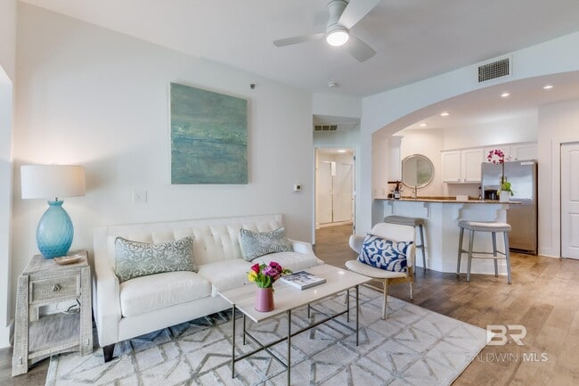 20050 Oak Rd E in Gulf Shores, AL - Building Photo - Building Photo