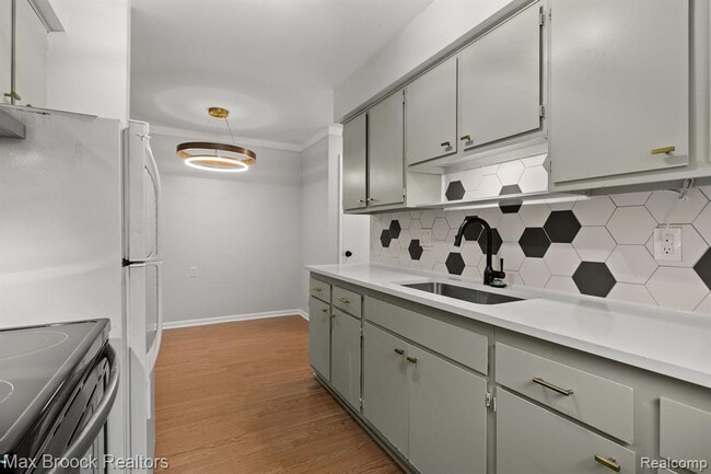 property at 15249 E 9 Mile Rd