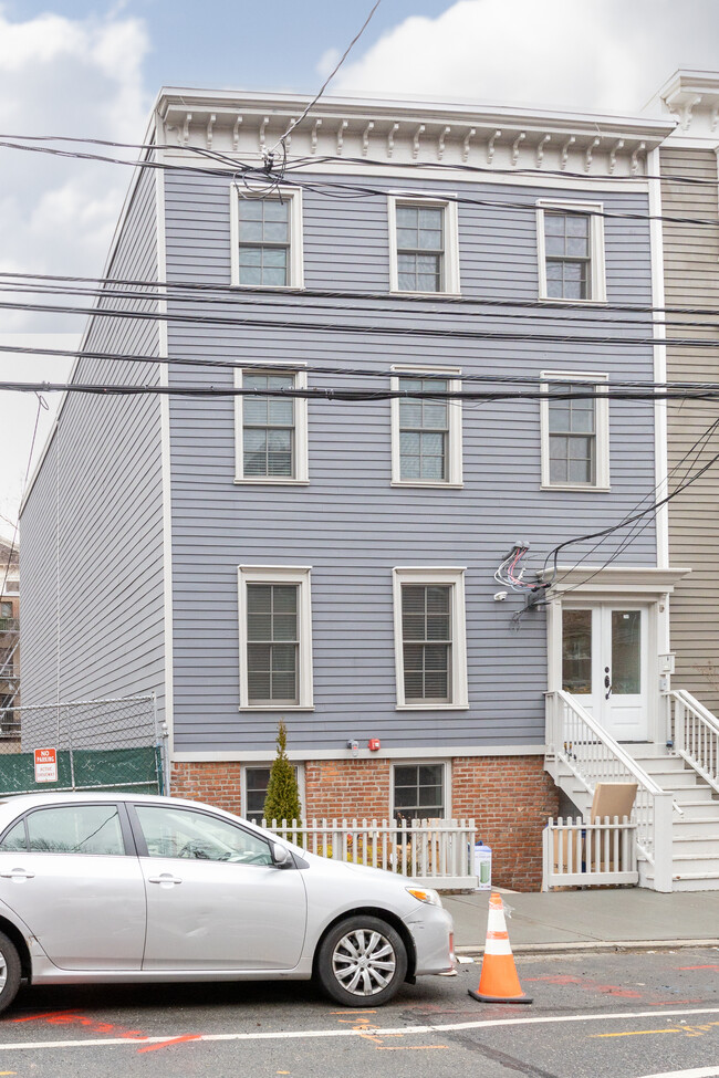 208 York St in Jersey City, NJ - Foto de edificio - Building Photo