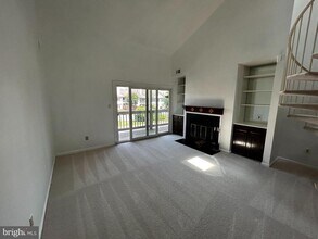 6910 Sandra Marie Cir in Alexandria, VA - Building Photo - Building Photo