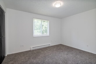 634 Properties – Ohio in Youngstown, OH - Building Photo - Interior Photo