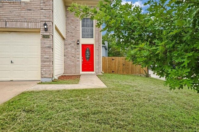 13819 Lothian Dr in Pflugerville, TX - Building Photo - Building Photo