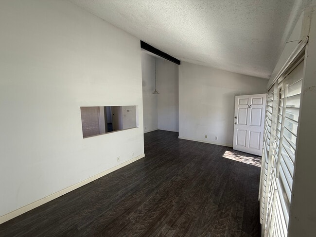 14839 Sherman Way, Unit #12 in Van Nuys, CA - Building Photo - Building Photo