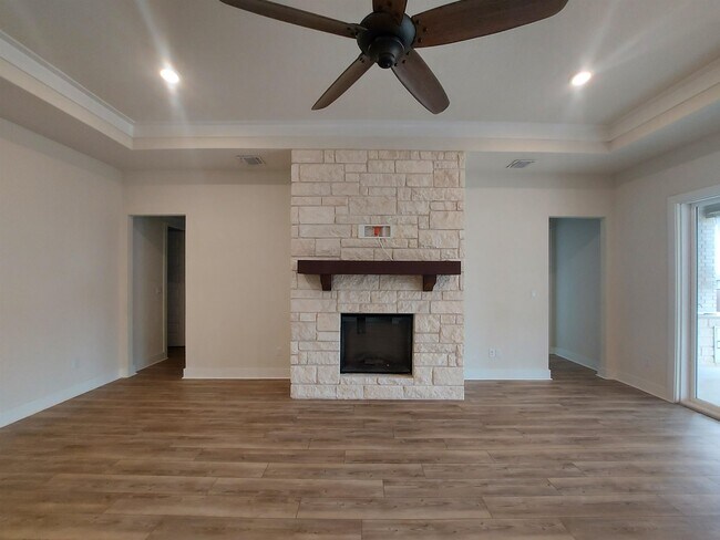 401 Verbena Dr in Marble Falls, TX - Building Photo - Building Photo