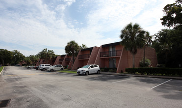 Captiva Condominiums in Jacksonville, FL - Foto de edificio - Building Photo