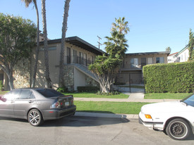 5910 Naples Plaza Apartments